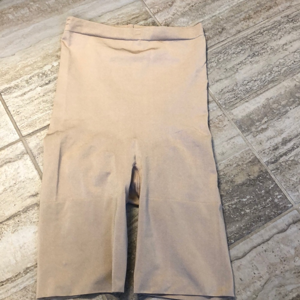 Spanx OnCore High-Waisted Mid-Thigh Sculpt Shorts Size 3X